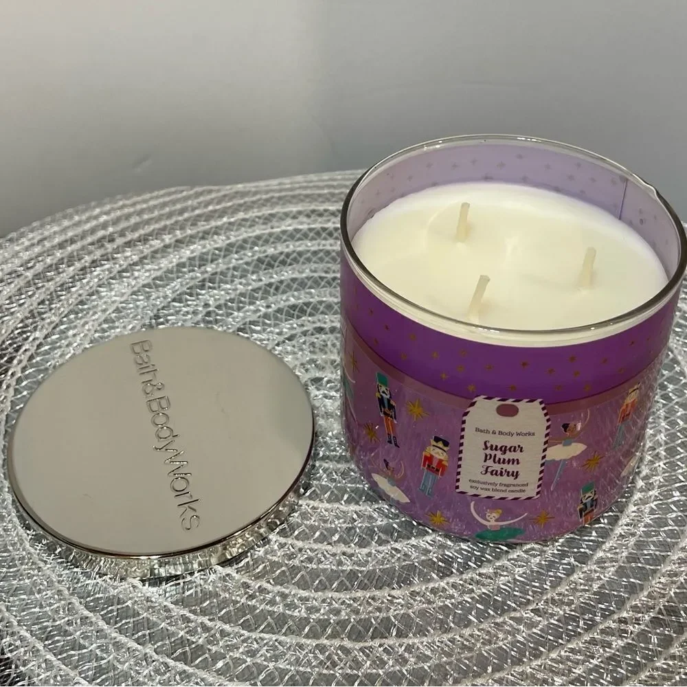 BBW Sugar Plum Fairy 3 Wick Scented Candle NWT - Picture 2 of 4